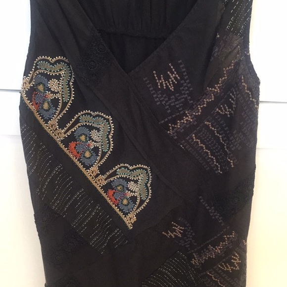 Beautiful Anthropologie Tiny Top - Picture 2 of 5